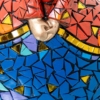 Figura Menina 18Cm Resina Mosaico Colores - Imagen 5